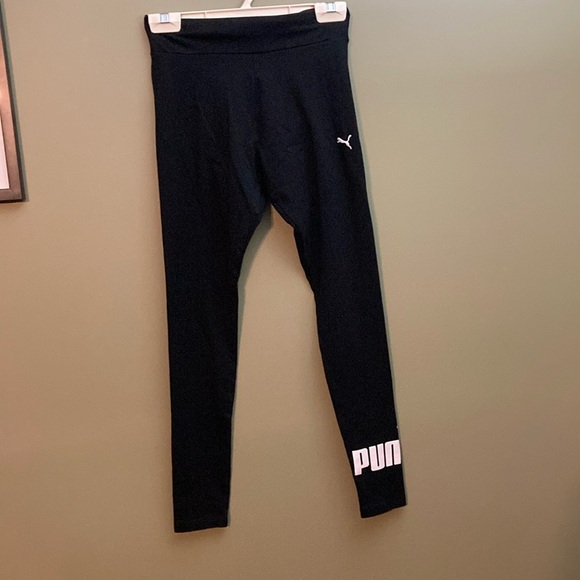 Puma Black Leggings With Puma Logo On Leg. - Picture 1 of 9